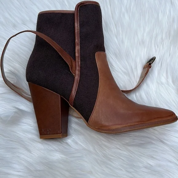 Paris Hilton leather bootie - Picture 5 of 10